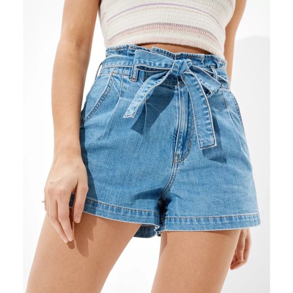 American Eagle Womens Size  26W/2 Super High Rise Denim Mom Short NWT! - Picture 1 of 16